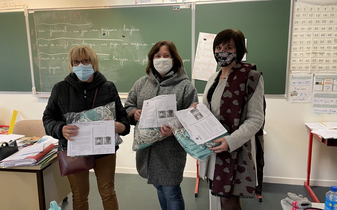 Distribution de masques pour les écoliers
